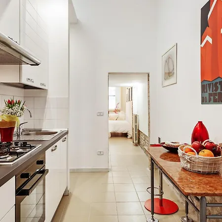 Palazzo Dei Diamanti 아파트 *