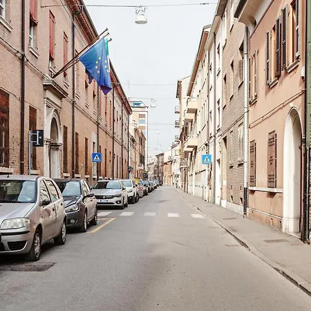 Palazzo Dei Diamanti *