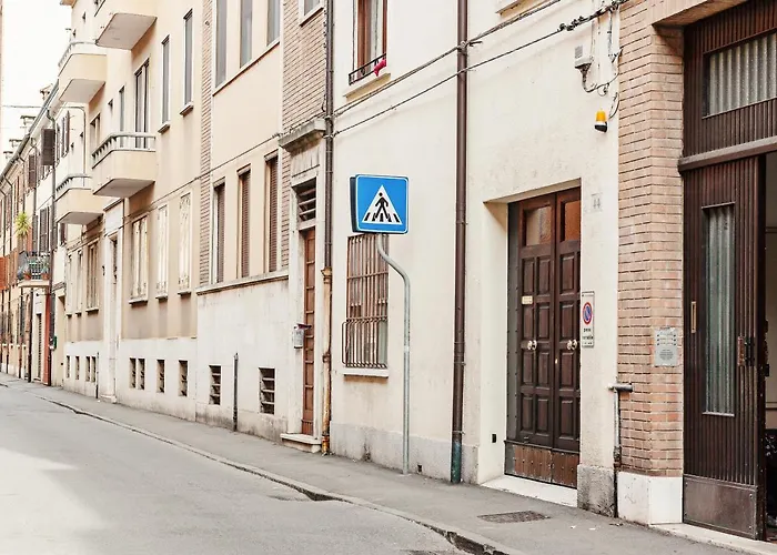 Palazzo Dei Diamanti