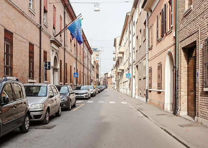 Palazzo Dei Diamanti *